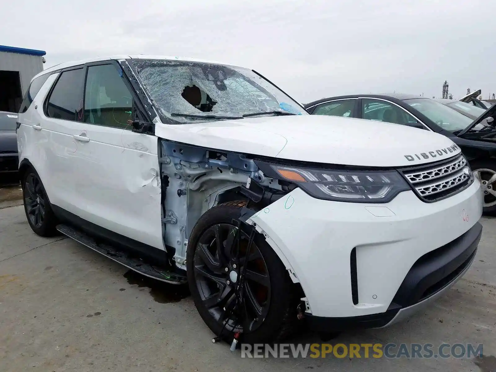 1 Photograph of a damaged car SALRR2RVXKA093526 LAND ROVER DISCOVERY 2019