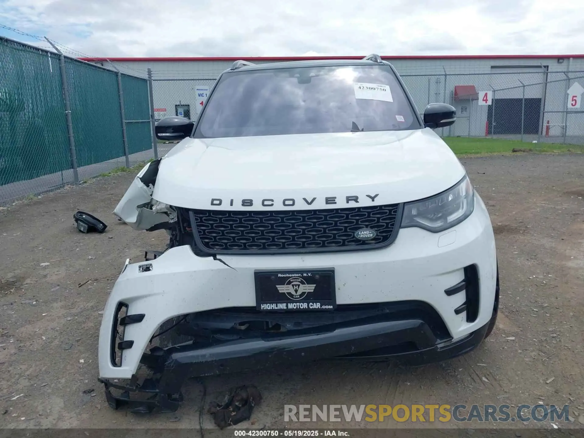 12 Photograph of a damaged car SALRT2RK6K2405598 LAND ROVER DISCOVERY 2019