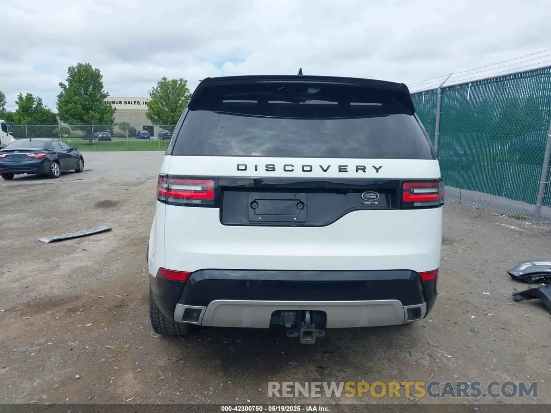 16 Photograph of a damaged car SALRT2RK6K2405598 LAND ROVER DISCOVERY 2019