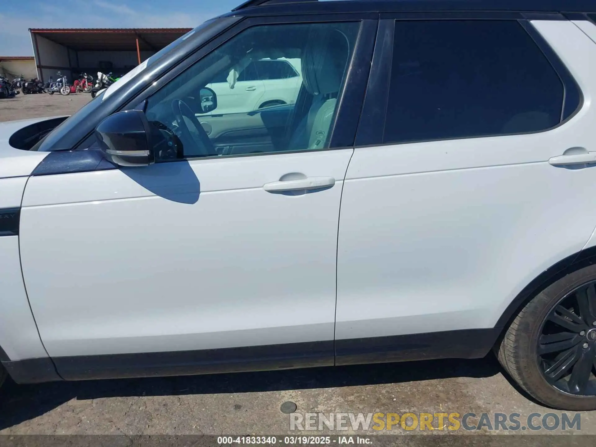 14 Photograph of a damaged car SALRT2RK8KA080555 LAND ROVER DISCOVERY 2019