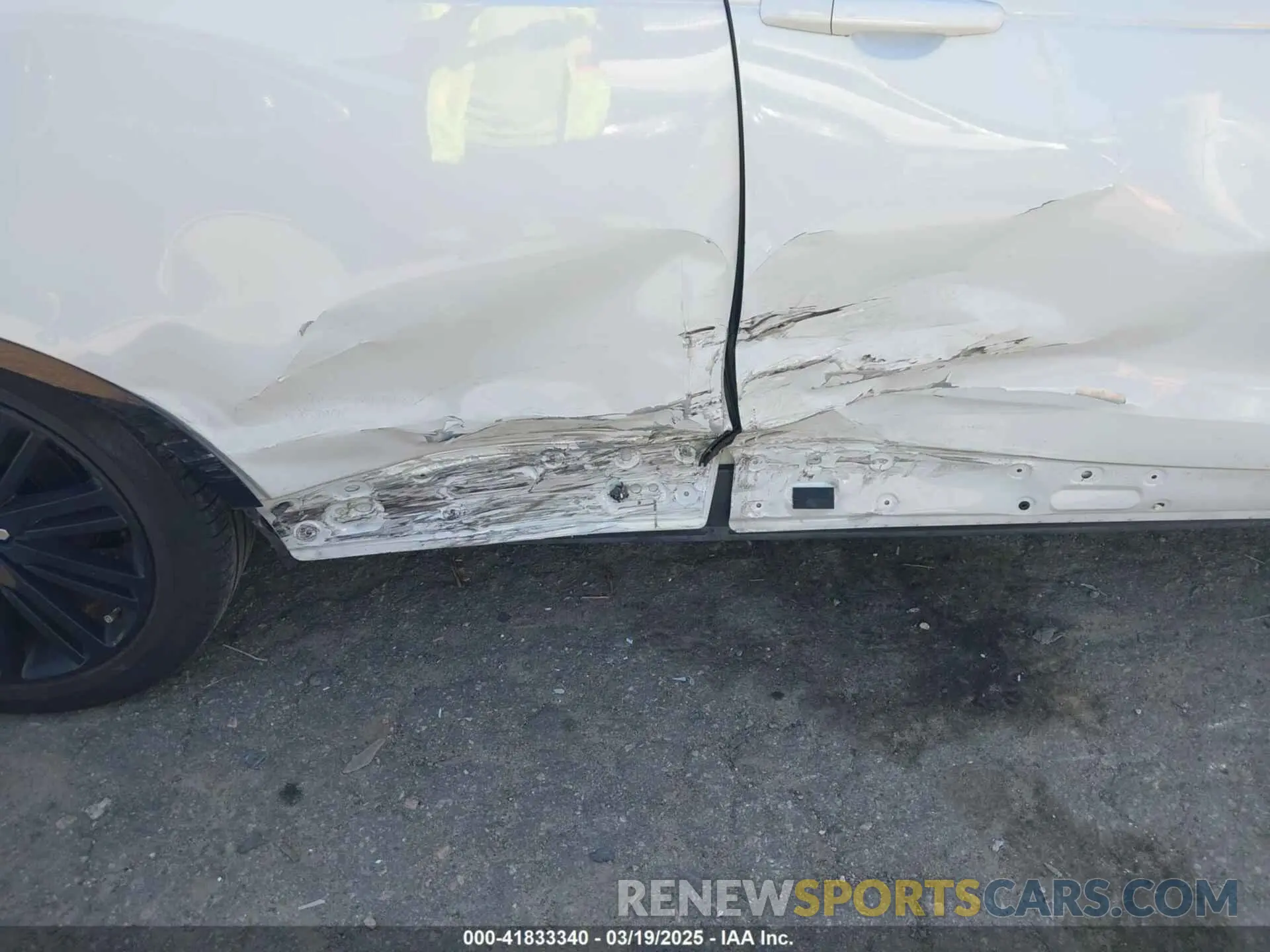 6 Photograph of a damaged car SALRT2RK8KA080555 LAND ROVER DISCOVERY 2019