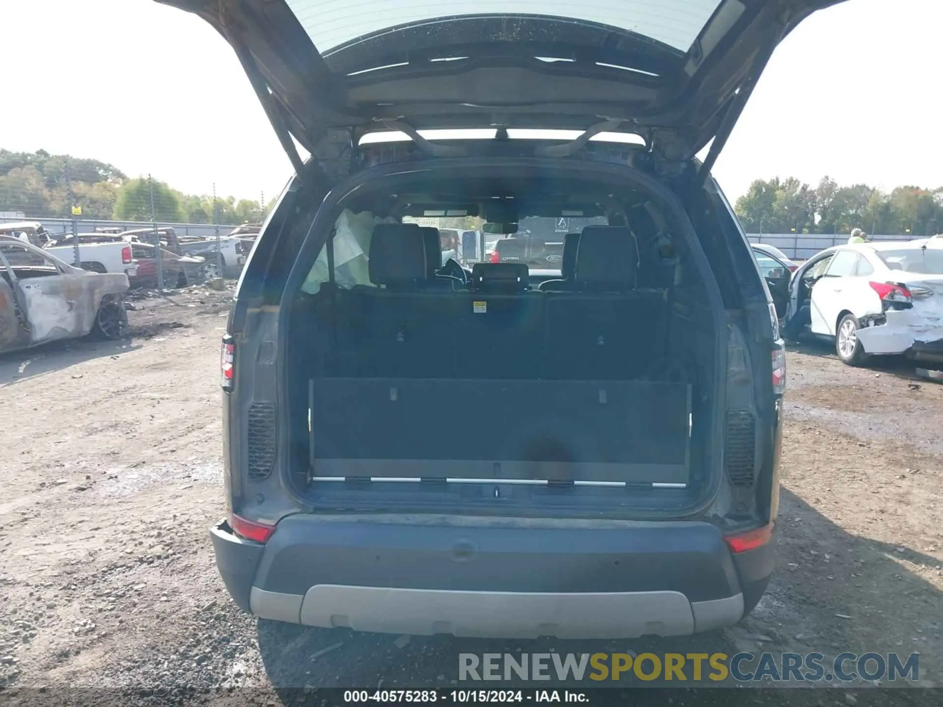 8 Photograph of a damaged car SALRT2RV1K2400299 LAND ROVER DISCOVERY 2019