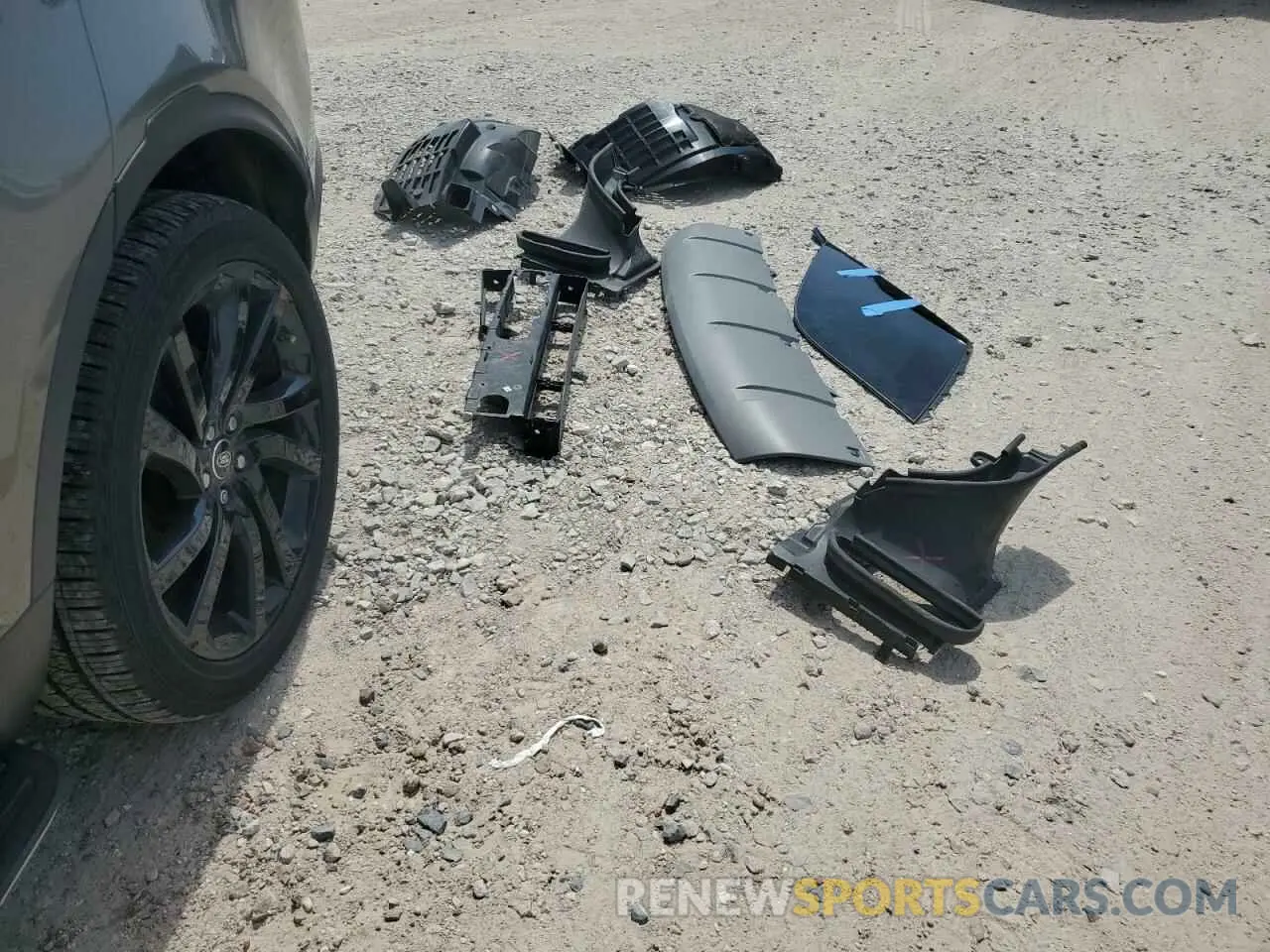 13 Photograph of a damaged car SALRT2RV3KA094809 LAND ROVER DISCOVERY 2019