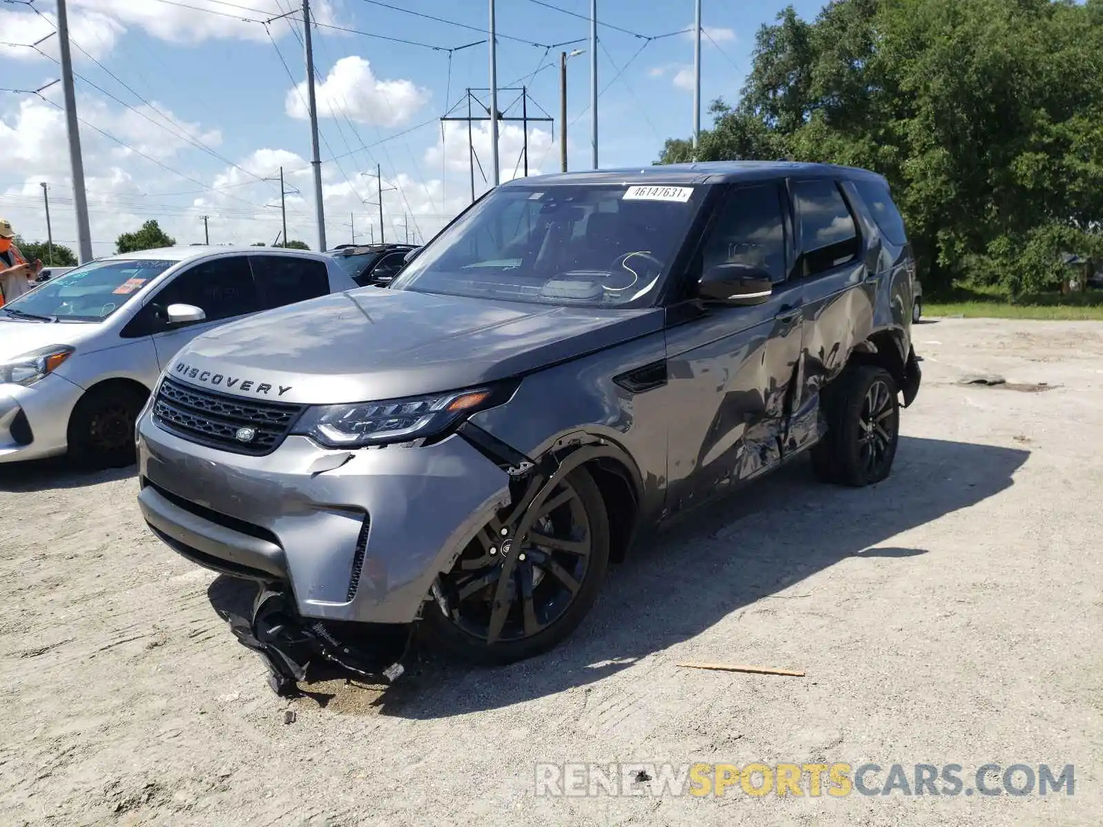 2 Photograph of a damaged car SALRT2RV6K2401285 LAND ROVER DISCOVERY 2019