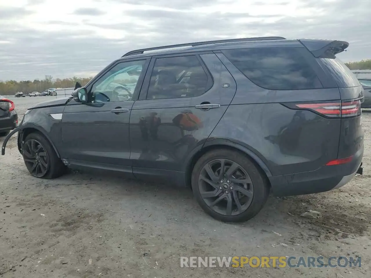 2 Photograph of a damaged car SALRT2RV8KA087077 LAND ROVER DISCOVERY 2019