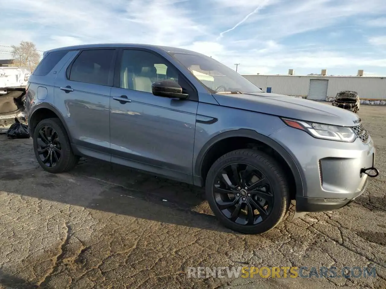 4 Photograph of a damaged car SALCJ2FX1LH846856 LAND ROVER DISCOVERY 2020