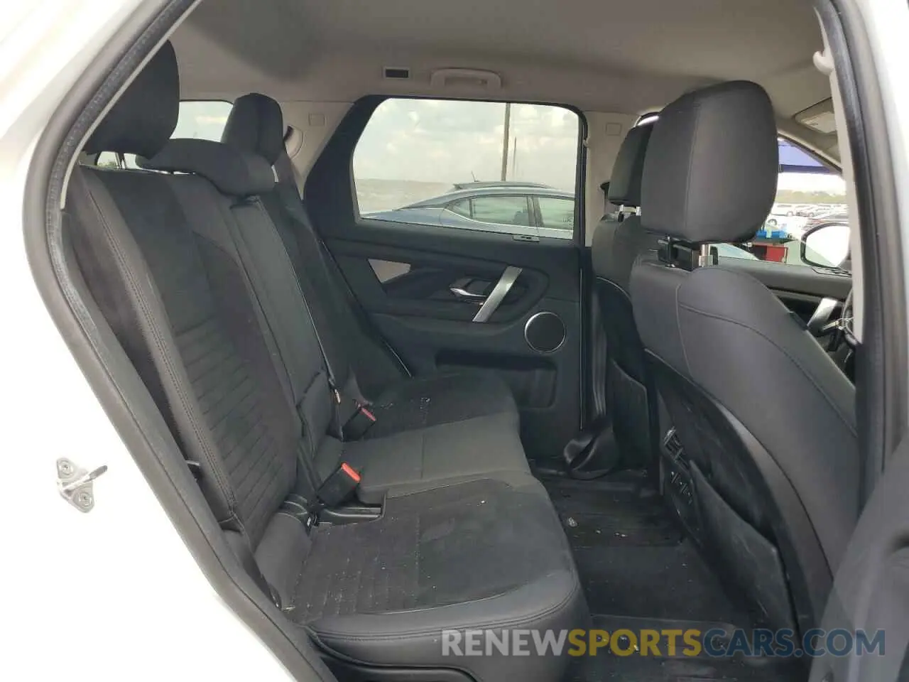 11 Photograph of a damaged car SALCJ2FX5LH860971 LAND ROVER DISCOVERY 2020