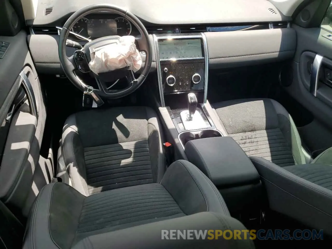 8 Photograph of a damaged car SALCJ2FX5LH860971 LAND ROVER DISCOVERY 2020