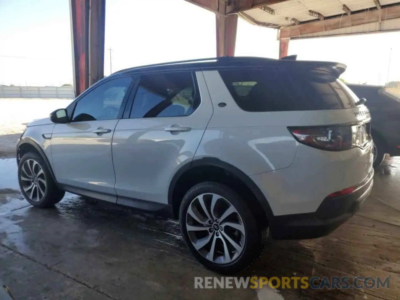 2 Photograph of a damaged car SALCJ2FX6LH840373 LAND ROVER DISCOVERY 2020