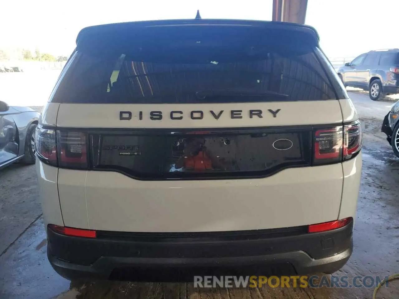 6 Photograph of a damaged car SALCJ2FX6LH840373 LAND ROVER DISCOVERY 2020