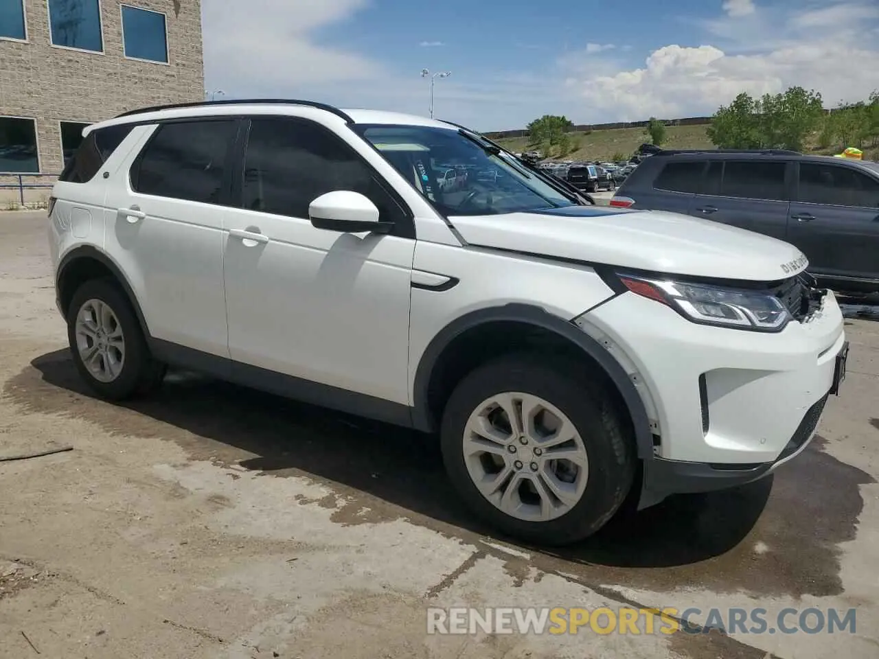 4 Photograph of a damaged car SALCJ2FXXLH850744 LAND ROVER DISCOVERY 2020