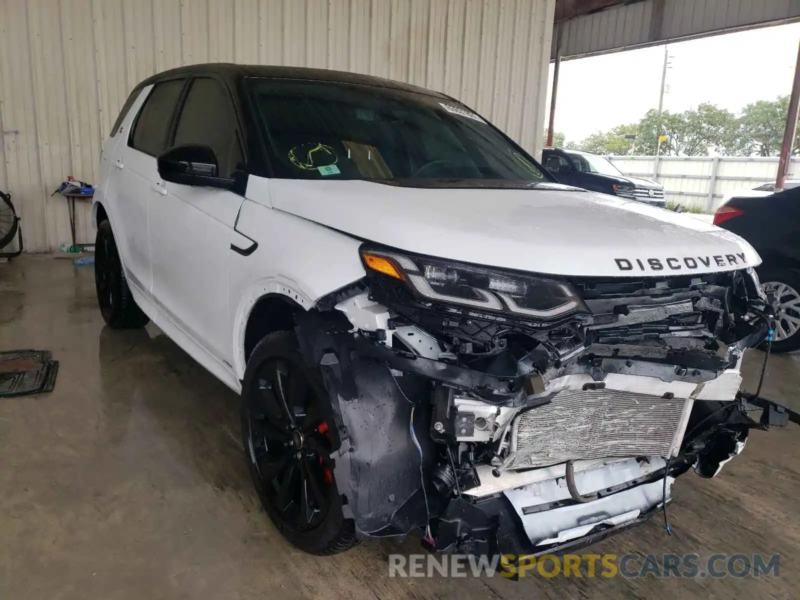 1 Photograph of a damaged car SALCL2FX0LH880622 LAND ROVER DISCOVERY 2020