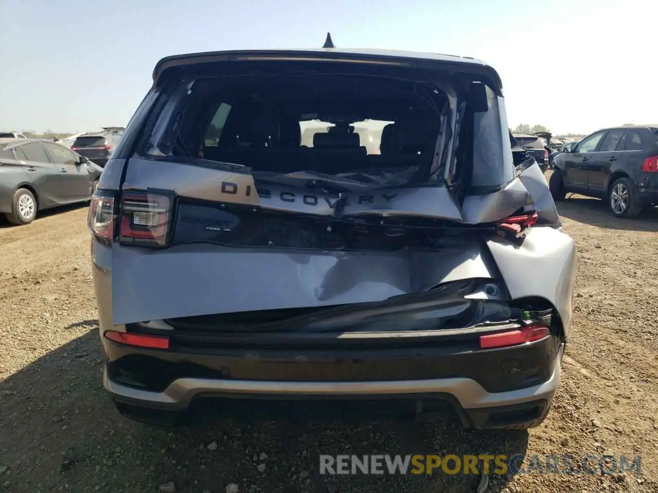 6 Photograph of a damaged car SALCL2FX6LH880205 LAND ROVER DISCOVERY 2020