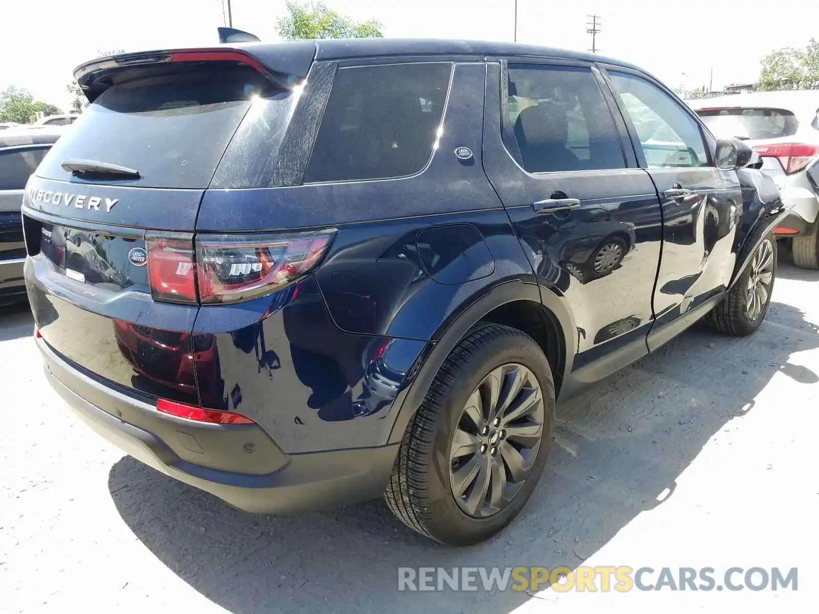 4 Photograph of a damaged car SALCP2FX0LH838486 LAND ROVER DISCOVERY 2020