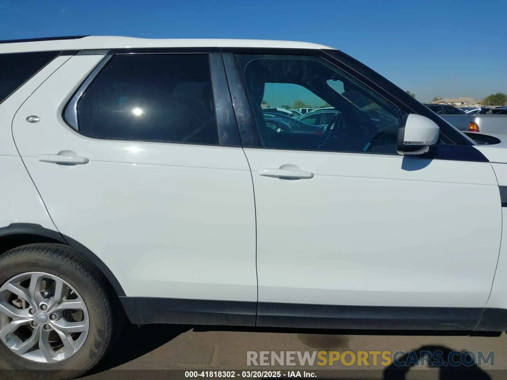 14 Photograph of a damaged car SALRG2RV0L2421943 LAND ROVER DISCOVERY 2020