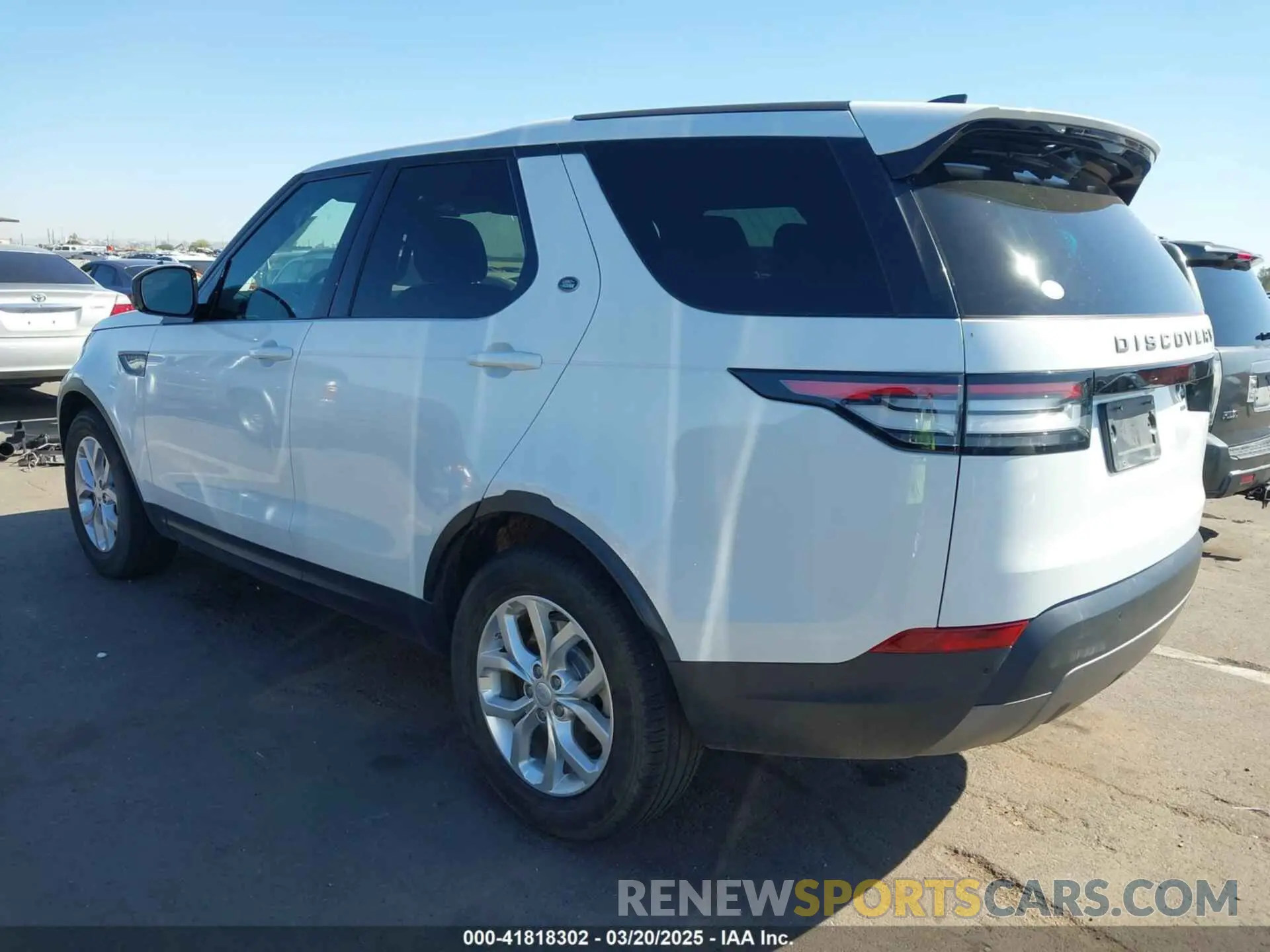 3 Photograph of a damaged car SALRG2RV0L2421943 LAND ROVER DISCOVERY 2020