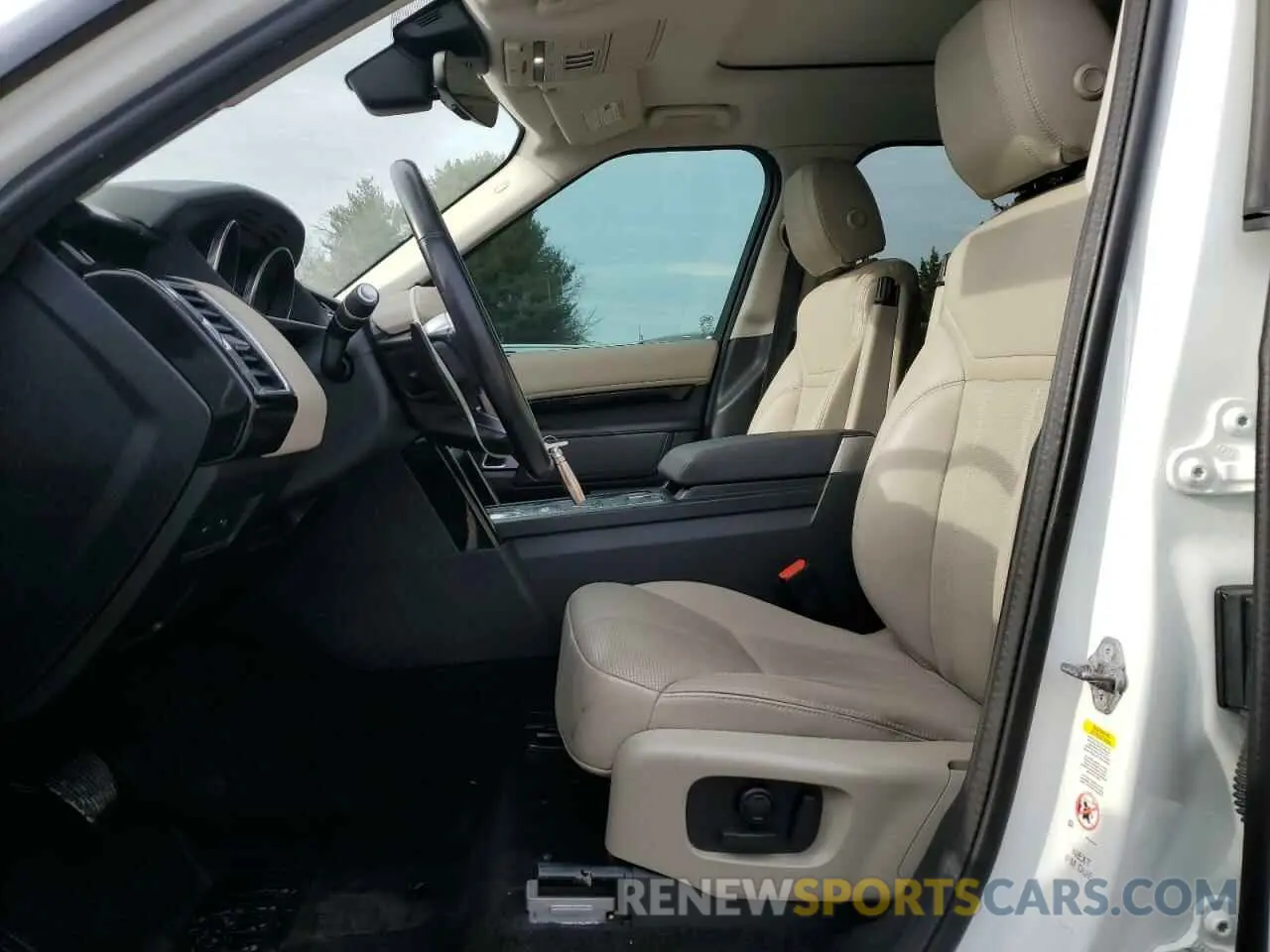 7 Photograph of a damaged car SALRG2RV0L2426088 LAND ROVER DISCOVERY 2020