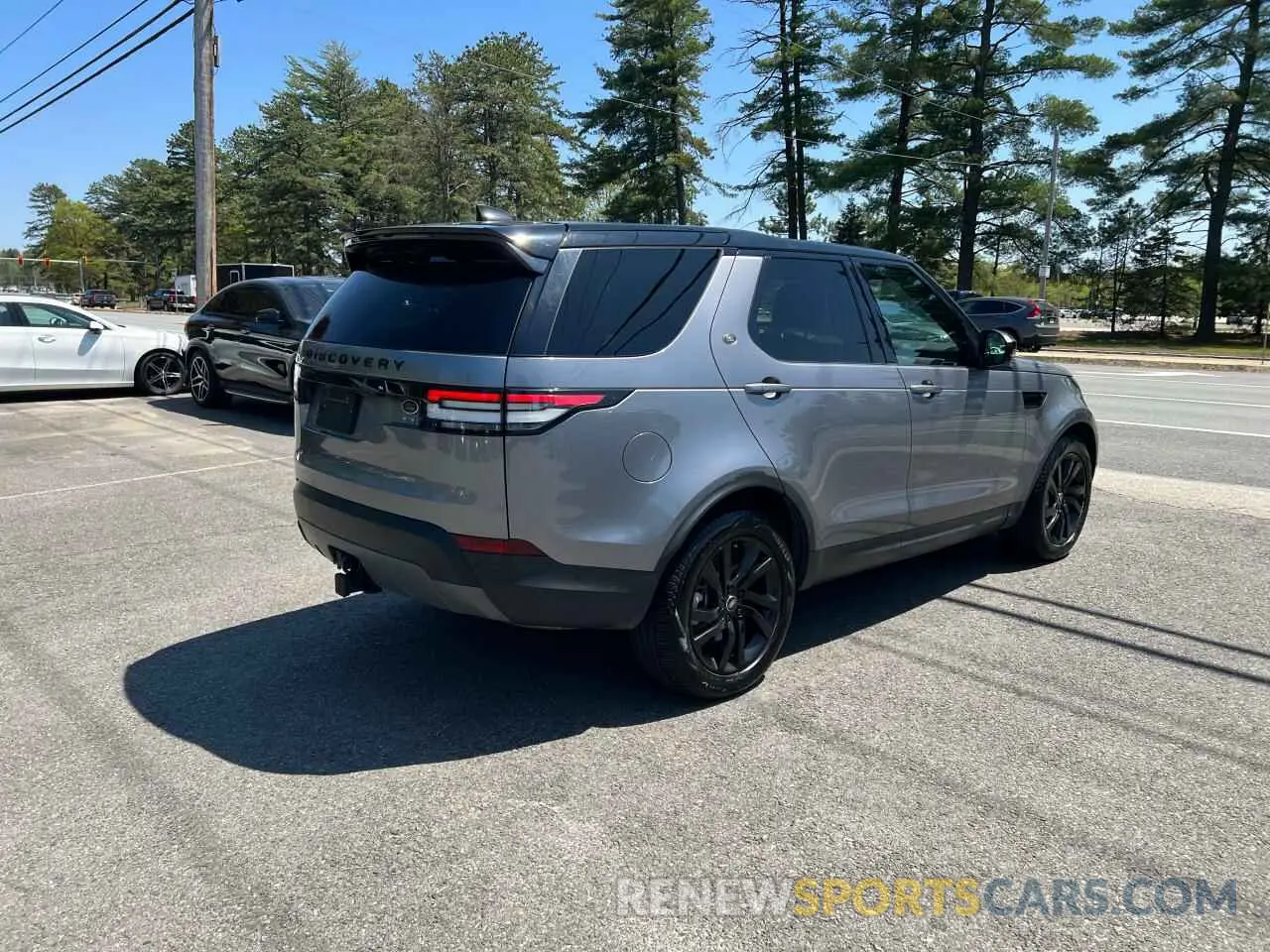 4 Photograph of a damaged car SALRG2RV2L2418929 LAND ROVER DISCOVERY 2020