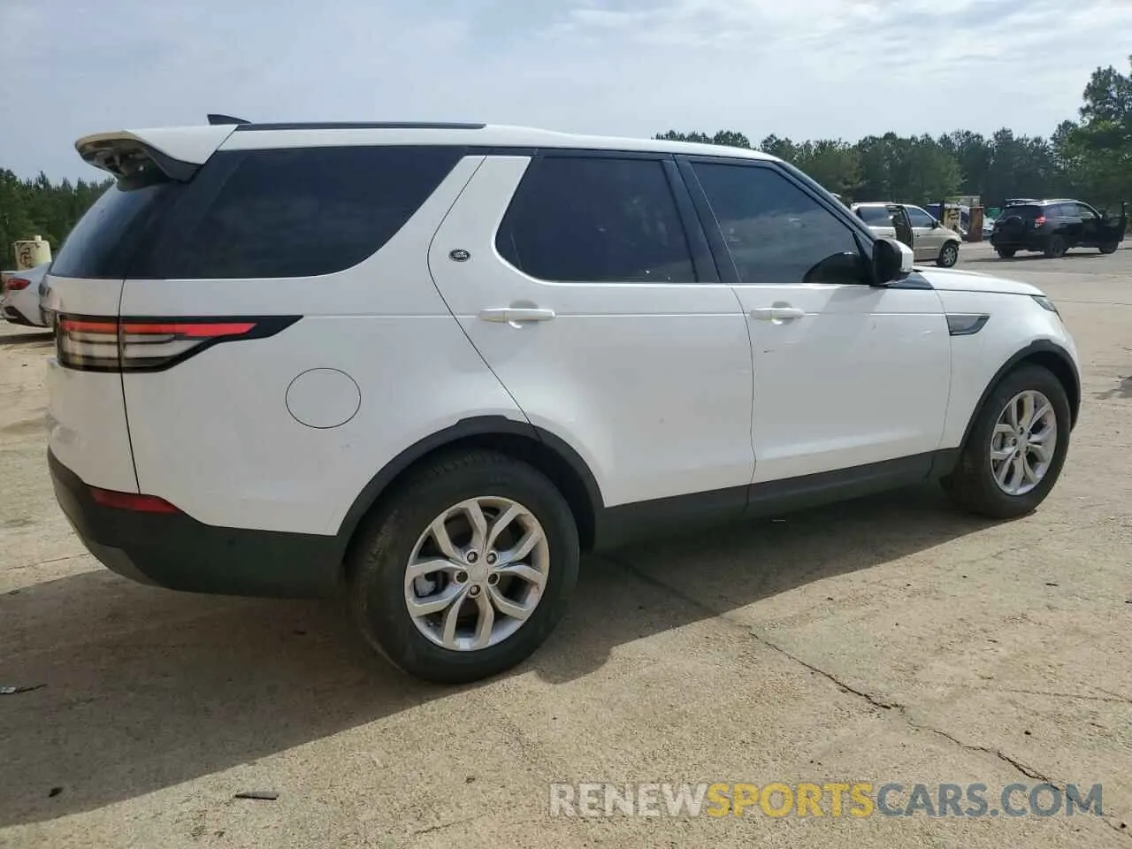 3 Photograph of a damaged car SALRG2RV2L2429333 LAND ROVER DISCOVERY 2020