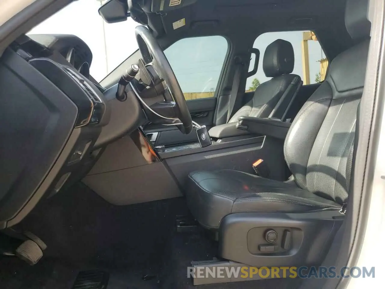 7 Photograph of a damaged car SALRG2RV2L2429333 LAND ROVER DISCOVERY 2020