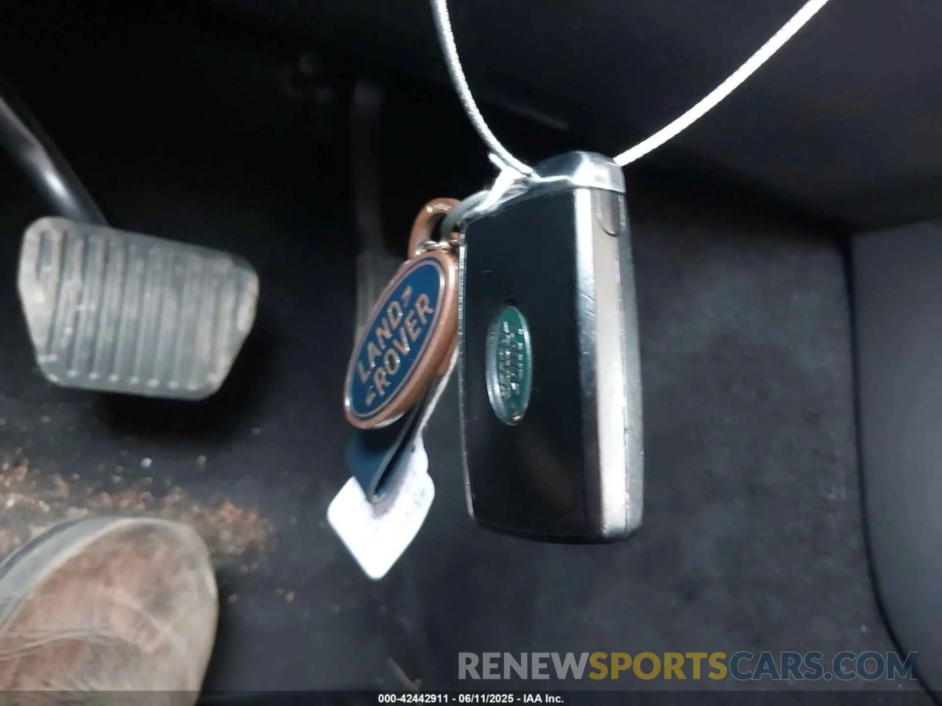 11 Photograph of a damaged car SALRG2RV4L2429365 LAND ROVER DISCOVERY 2020