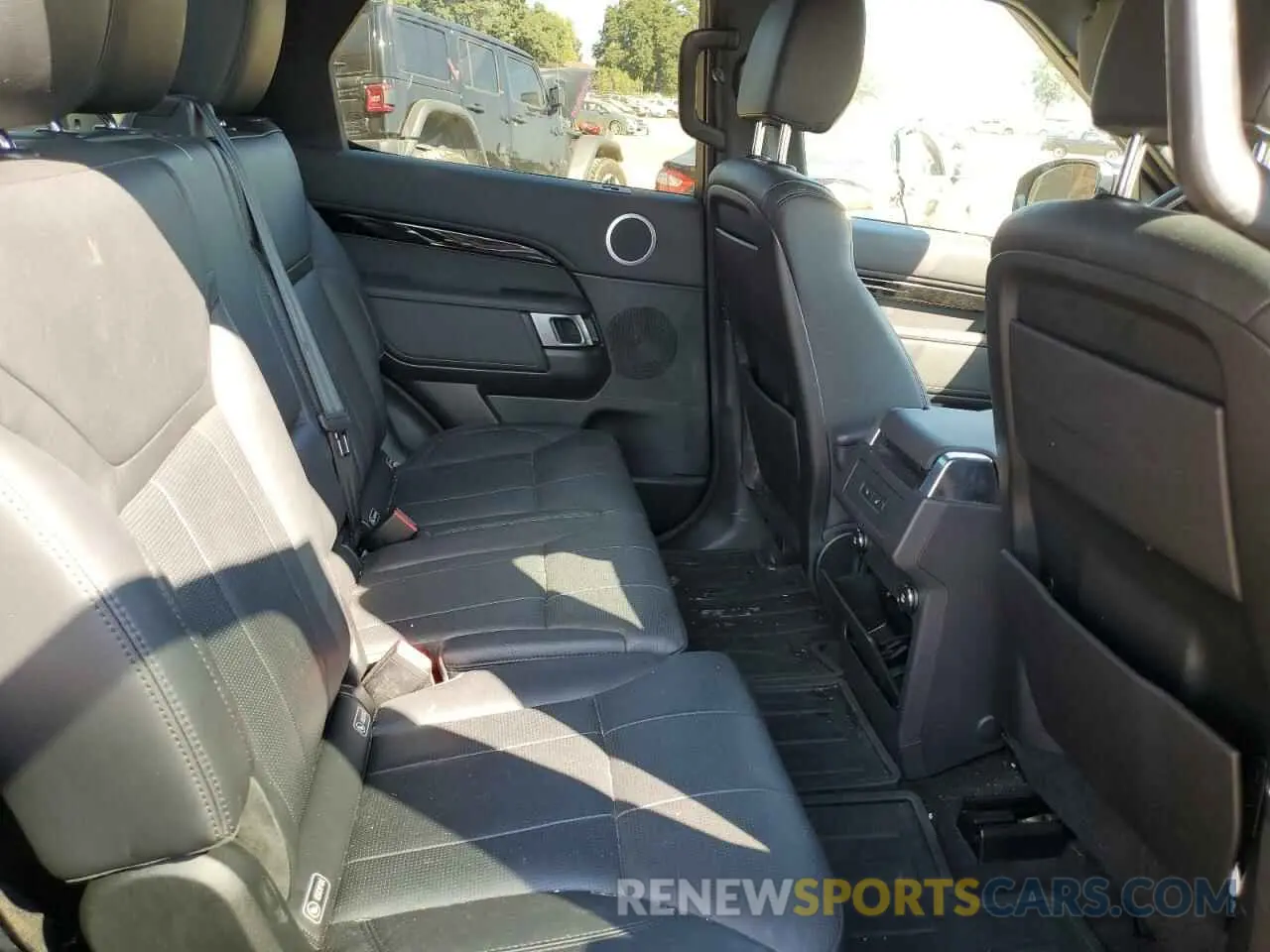 11 Photograph of a damaged car SALRG2RV4L2431312 LAND ROVER DISCOVERY 2020