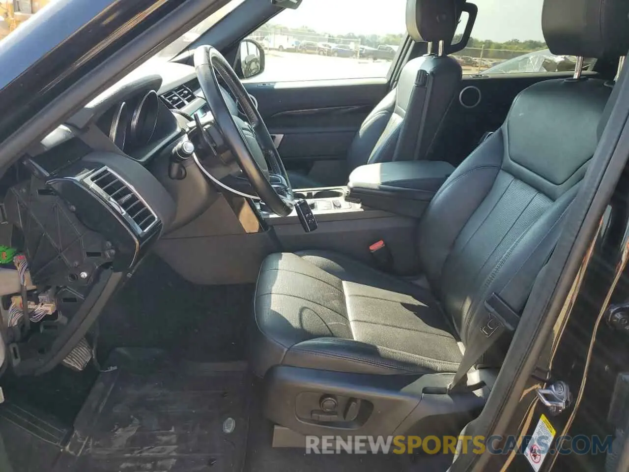 7 Photograph of a damaged car SALRG2RV4L2431312 LAND ROVER DISCOVERY 2020