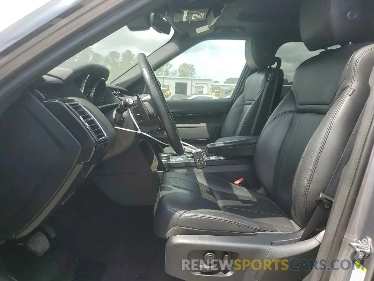 7 Photograph of a damaged car SALRG2RV5L2418195 LAND ROVER DISCOVERY 2020