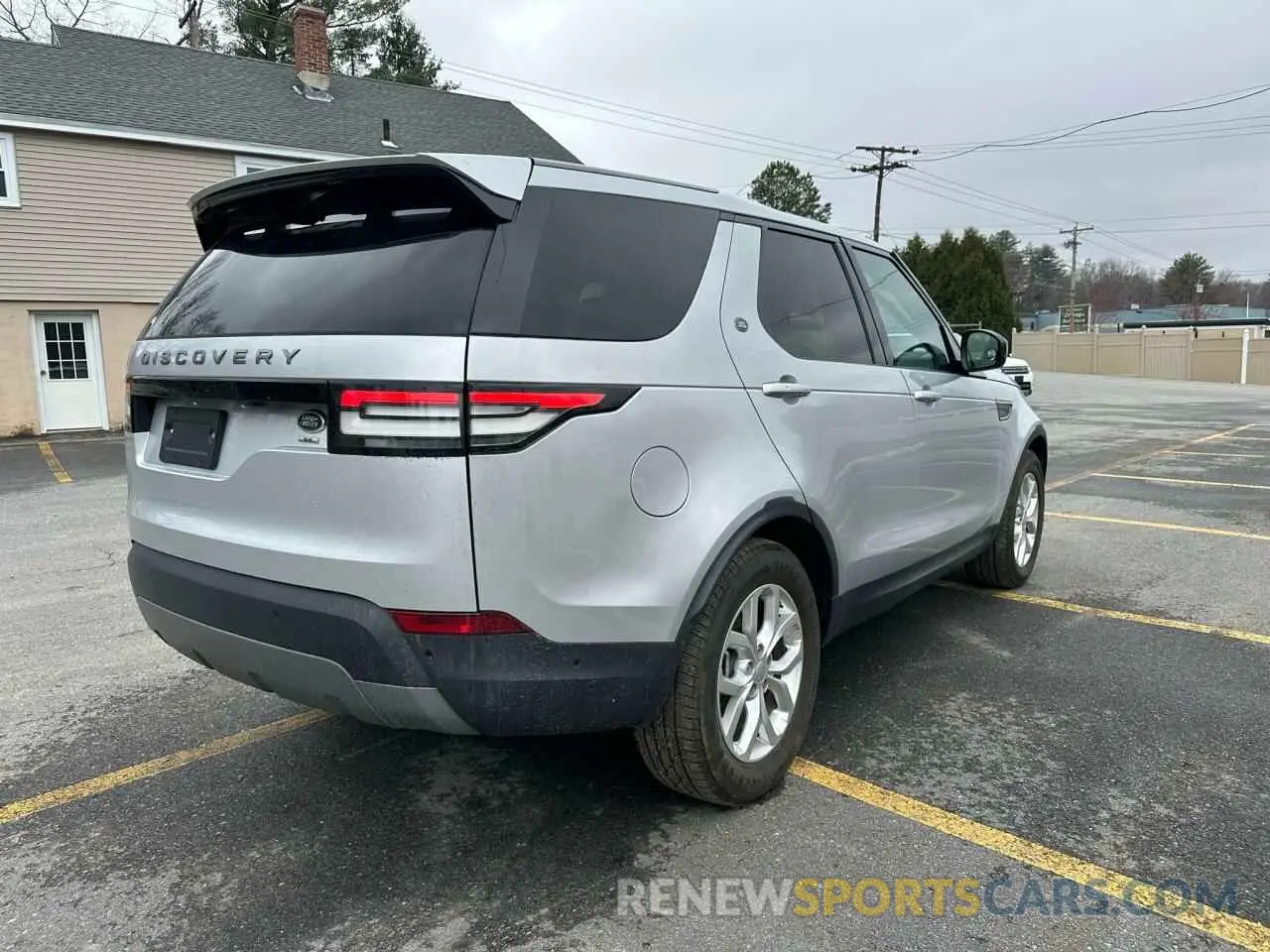 3 Photograph of a damaged car SALRG2RV5L2422148 LAND ROVER DISCOVERY 2020