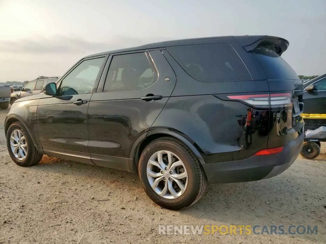 2 Photograph of a damaged car SALRG2RV5L2425356 LAND ROVER DISCOVERY 2020