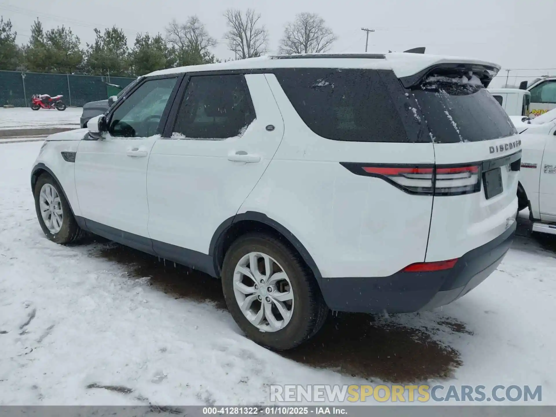 3 Photograph of a damaged car SALRG2RV8L2422225 LAND ROVER DISCOVERY 2020