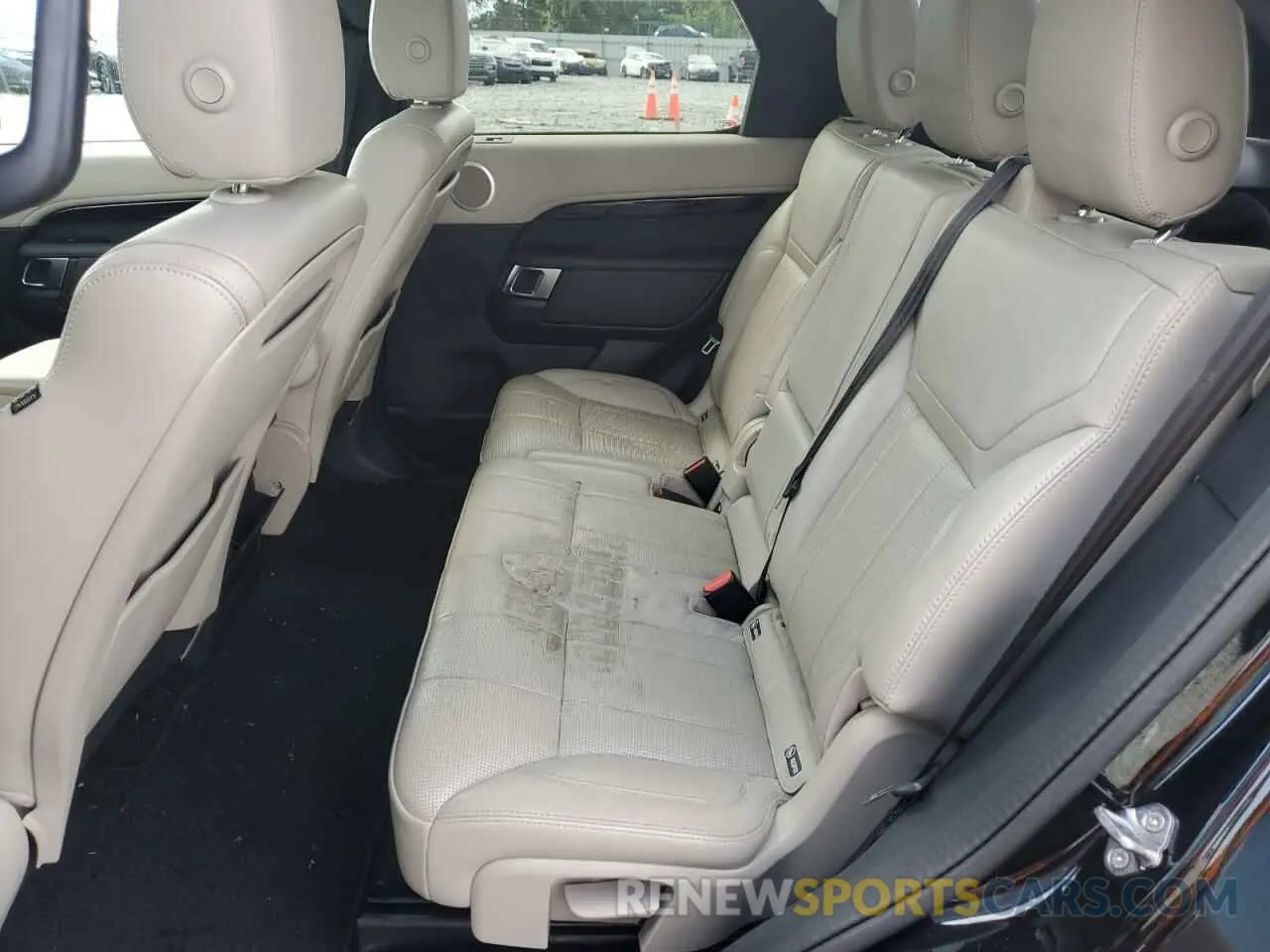 11 Photograph of a damaged car SALRG2RV8L2425979 LAND ROVER DISCOVERY 2020