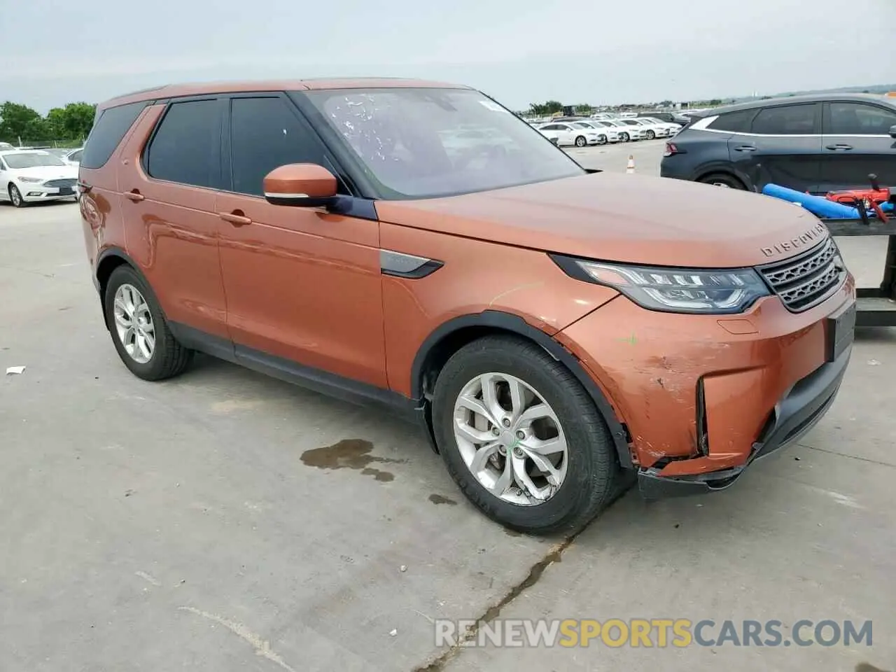 4 Photograph of a damaged car SALRG2RV8L2433502 LAND ROVER DISCOVERY 2020