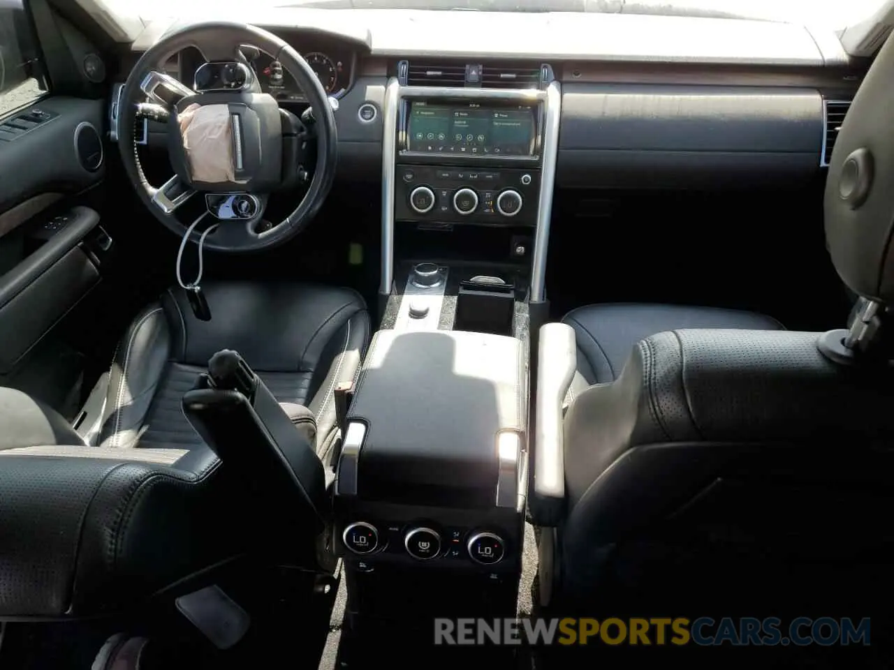 8 Photograph of a damaged car SALRR2RV0L2432824 LAND ROVER DISCOVERY 2020