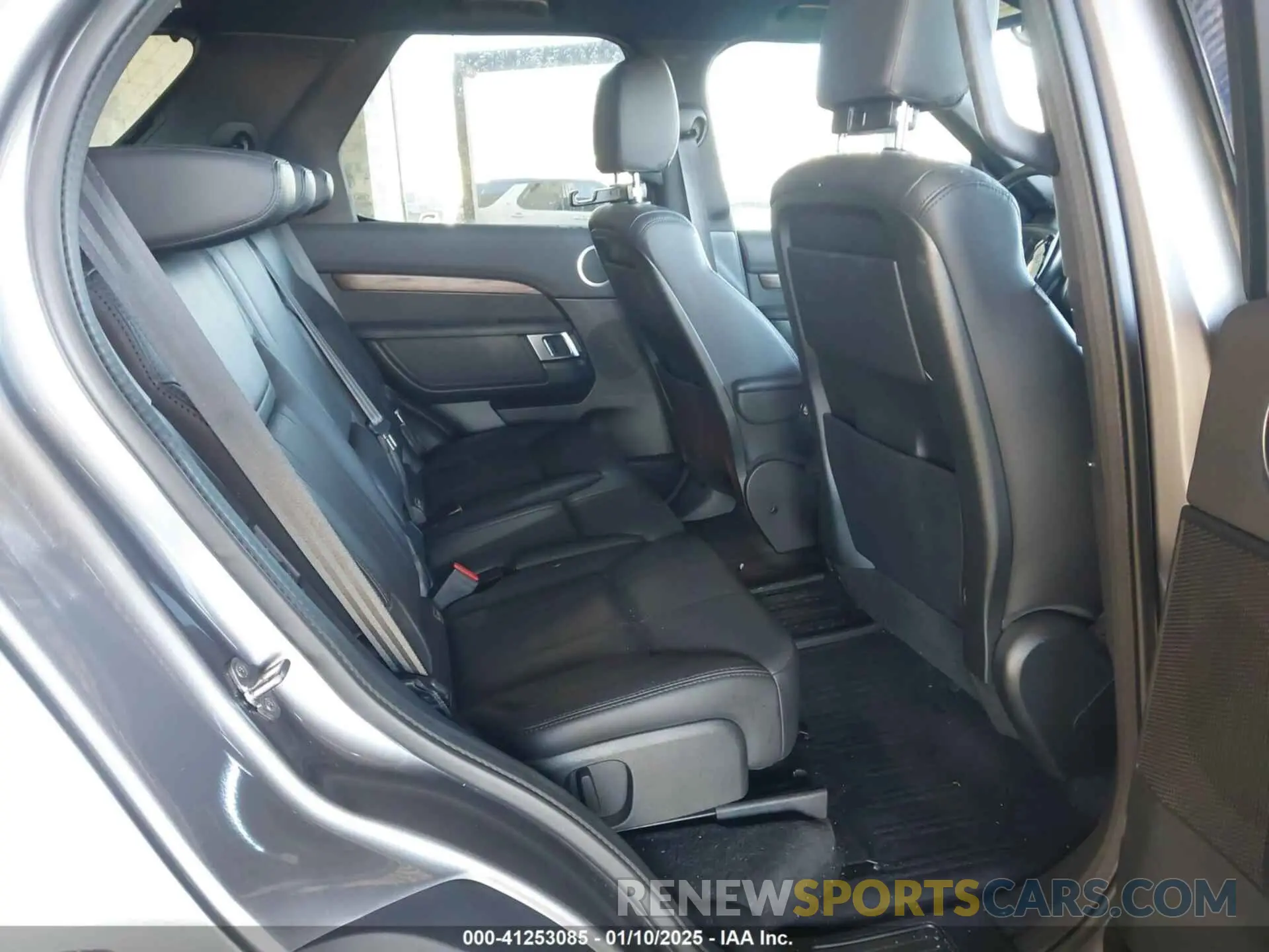 8 Photograph of a damaged car SALRR2RV9L2427251 LAND ROVER DISCOVERY 2020
