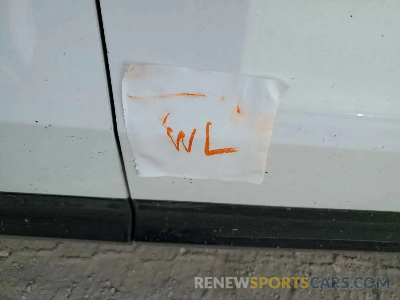 13 Photograph of a damaged car SALRU2RV0L2414922 LAND ROVER DISCOVERY 2020