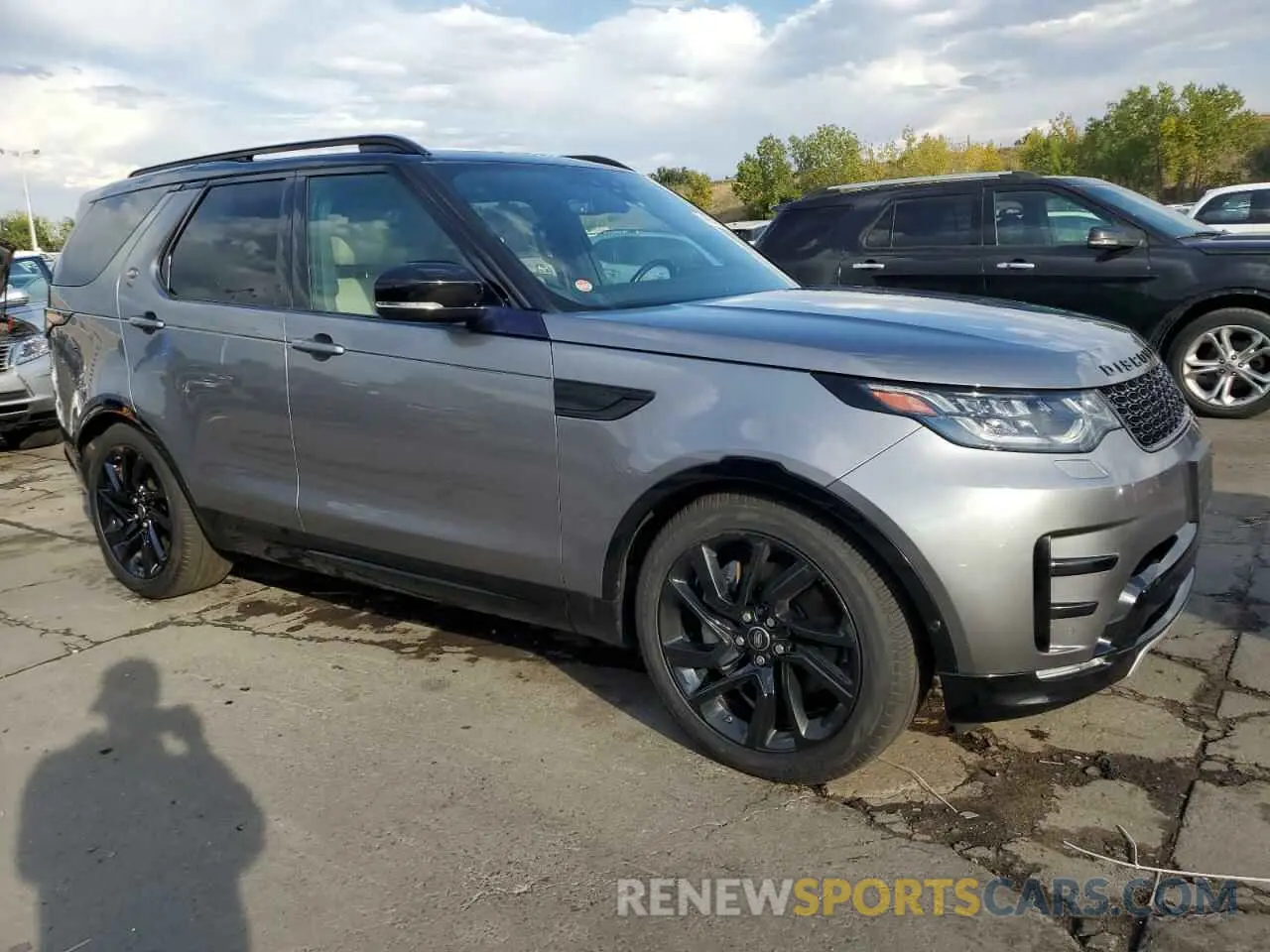 4 Photograph of a damaged car SALRU2RV1L2421359 LAND ROVER DISCOVERY 2020