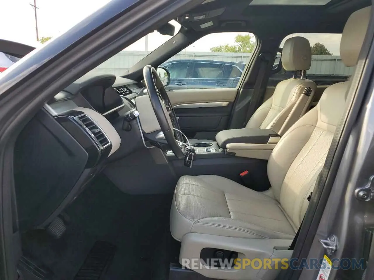 7 Photograph of a damaged car SALRU2RV1L2421359 LAND ROVER DISCOVERY 2020