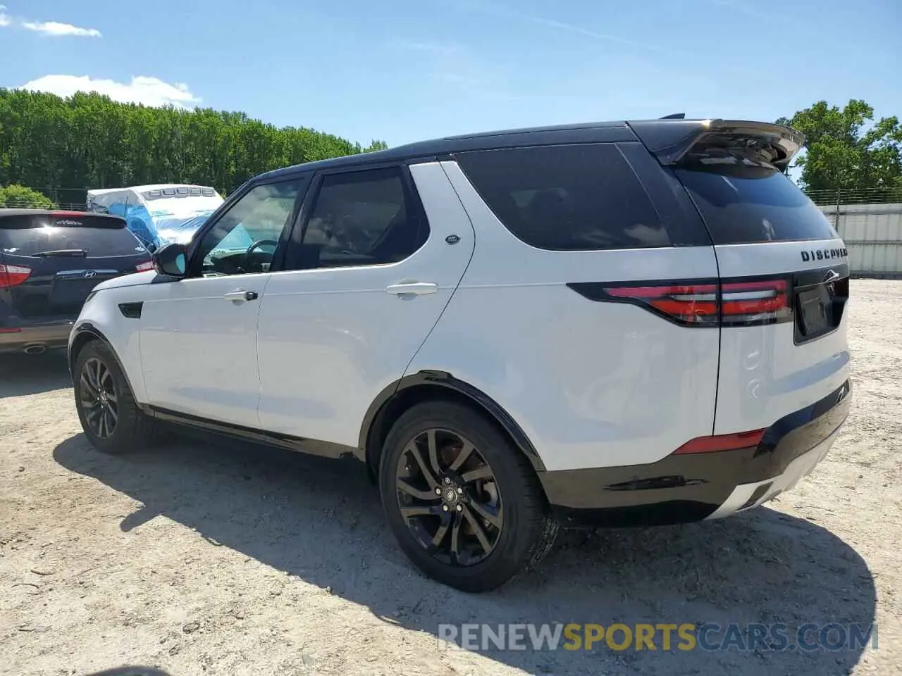 2 Photograph of a damaged car SALRU2RV2L2420043 LAND ROVER DISCOVERY 2020