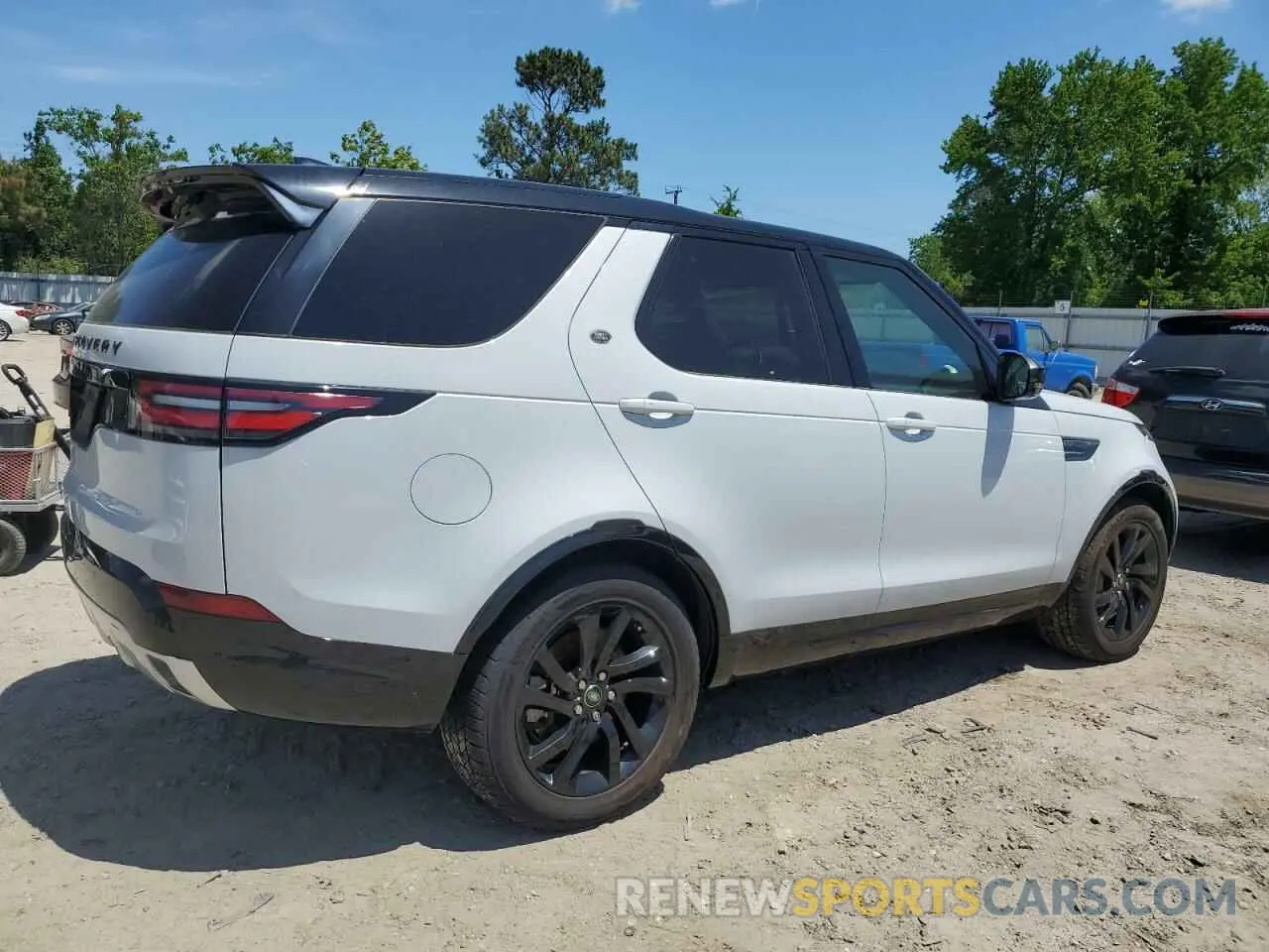 3 Photograph of a damaged car SALRU2RV2L2420043 LAND ROVER DISCOVERY 2020