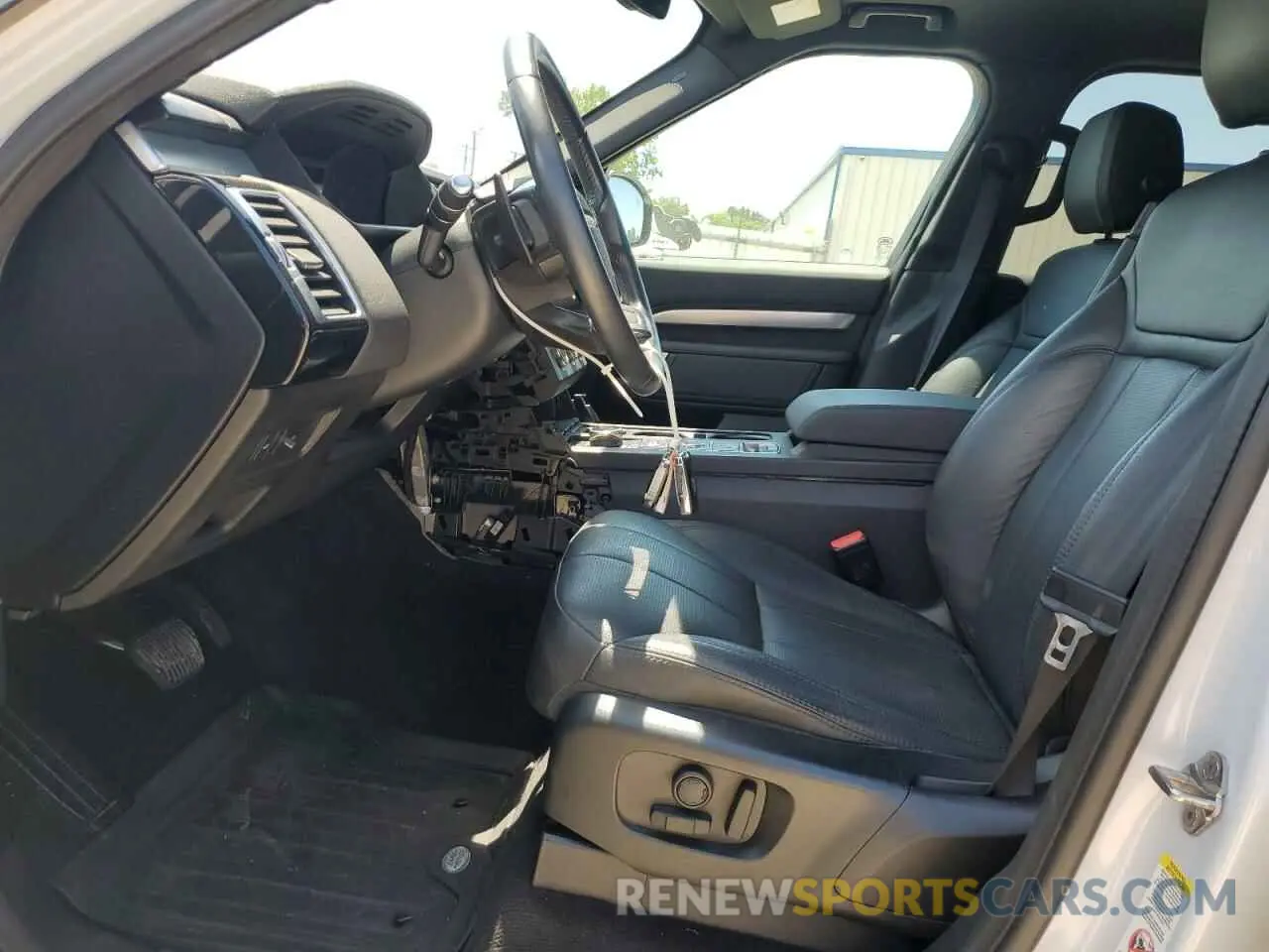 7 Photograph of a damaged car SALRU2RV2L2420043 LAND ROVER DISCOVERY 2020