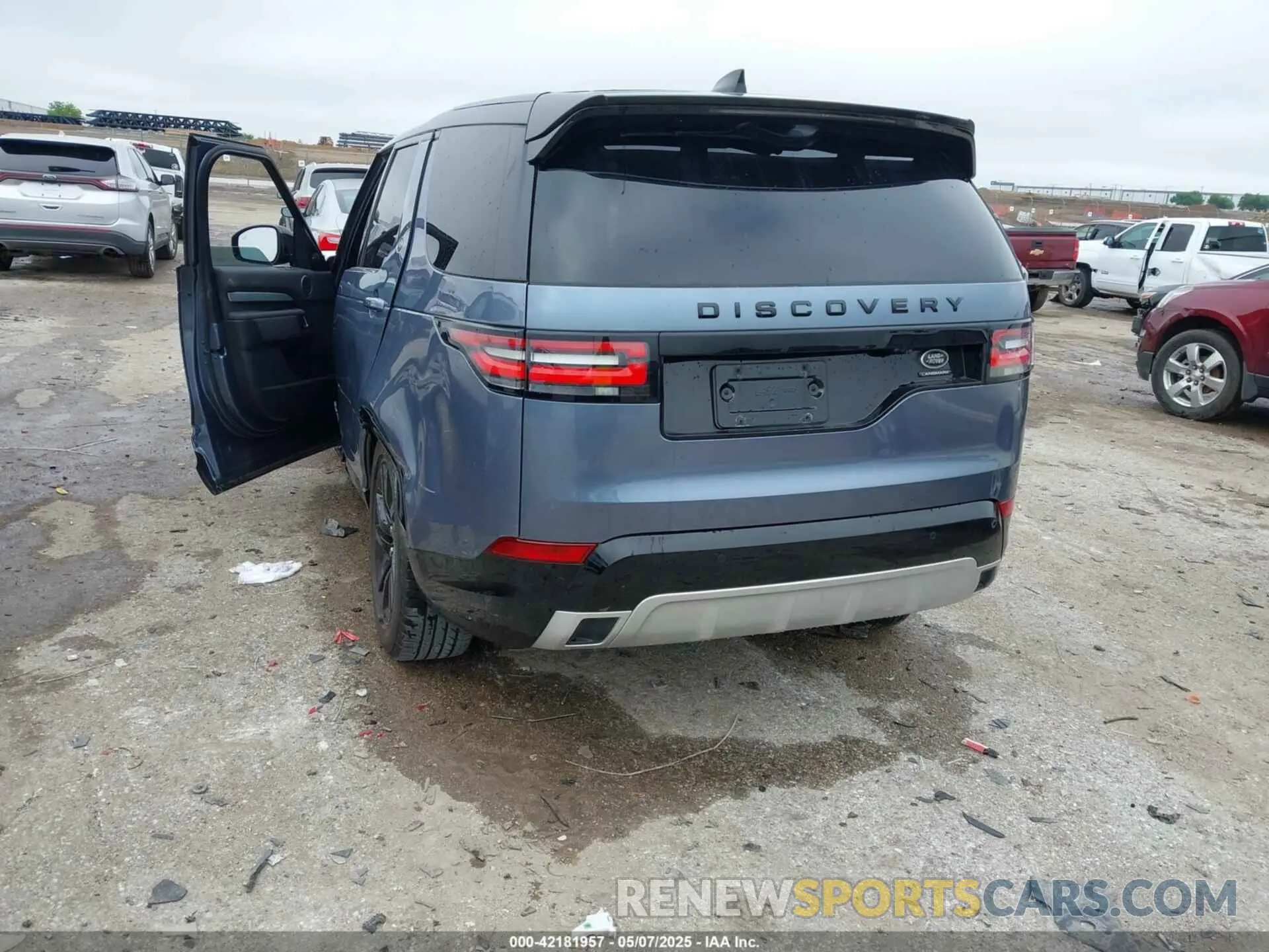 2 Photograph of a damaged car SALRU2RV3L2420598 LAND ROVER DISCOVERY 2020