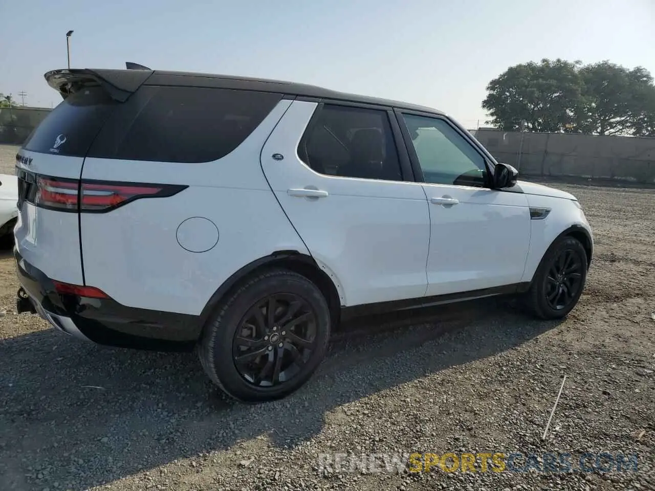 3 Photograph of a damaged car SALRU2RV7L2425836 LAND ROVER DISCOVERY 2020