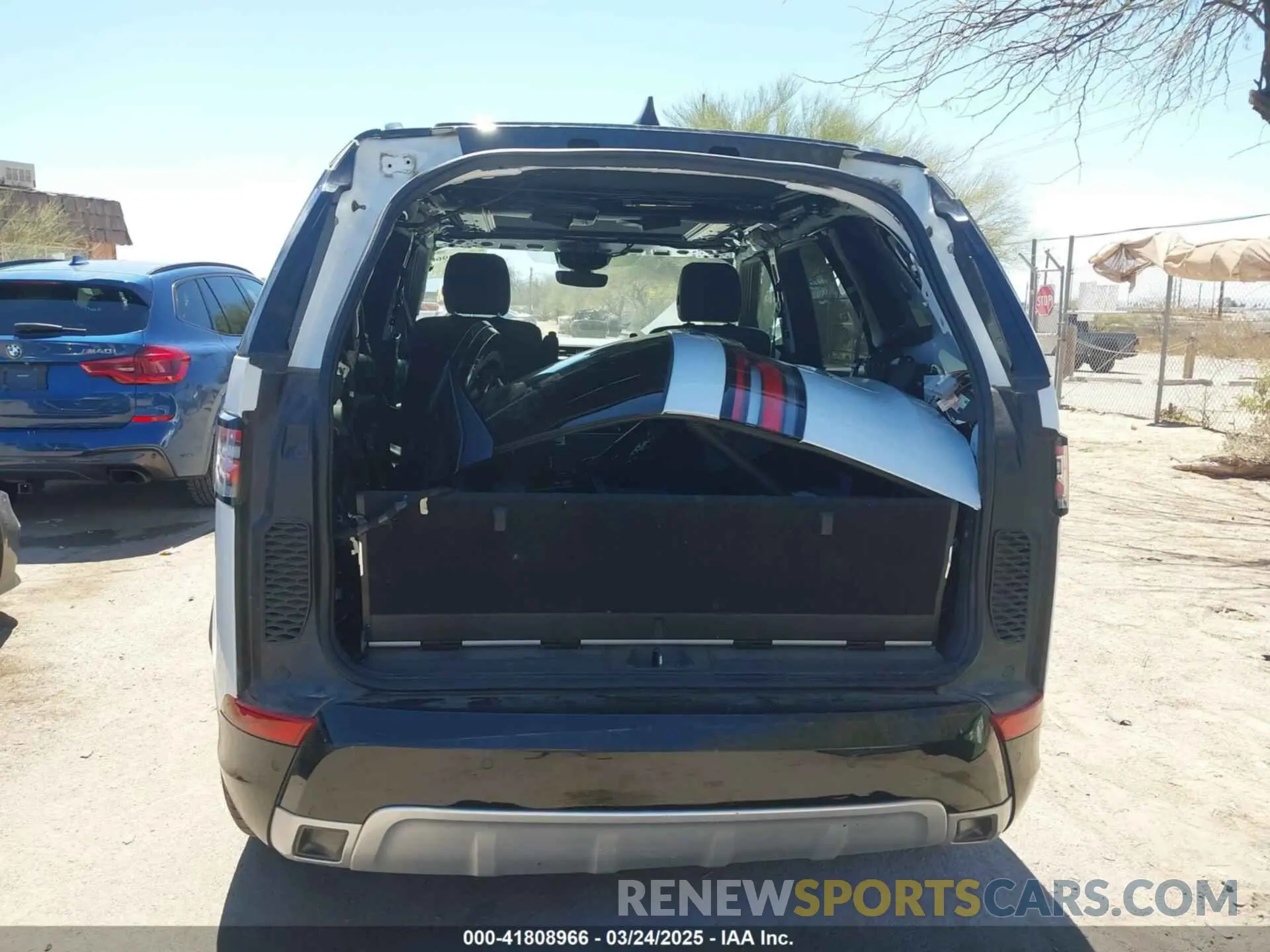 17 Photograph of a damaged car SALRU2RV7L2430387 LAND ROVER DISCOVERY 2020