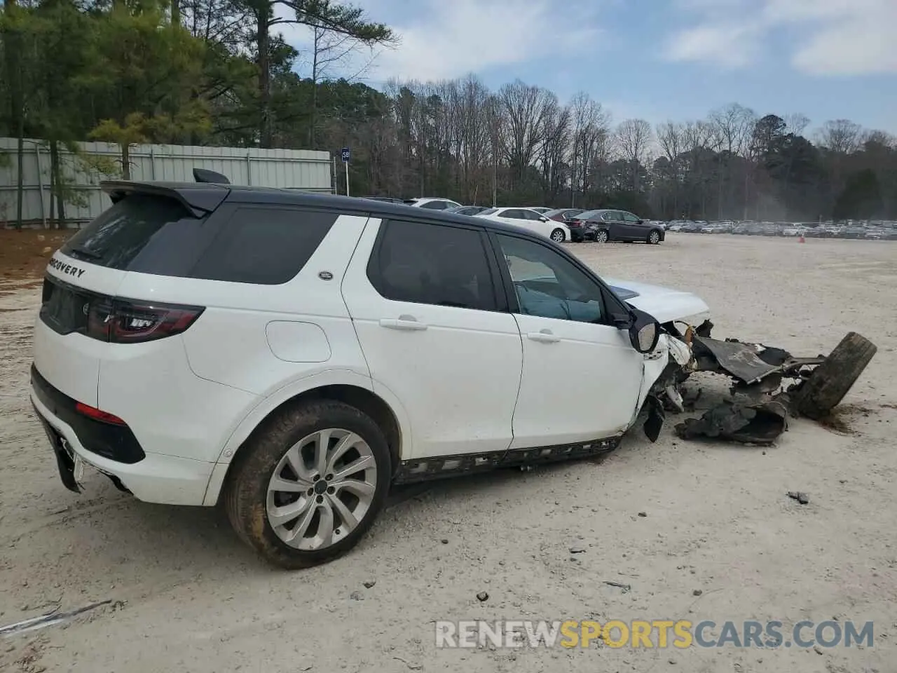 3 Photograph of a damaged car SALCT2FXXMH889202 LAND ROVER DISCOVERY 2021