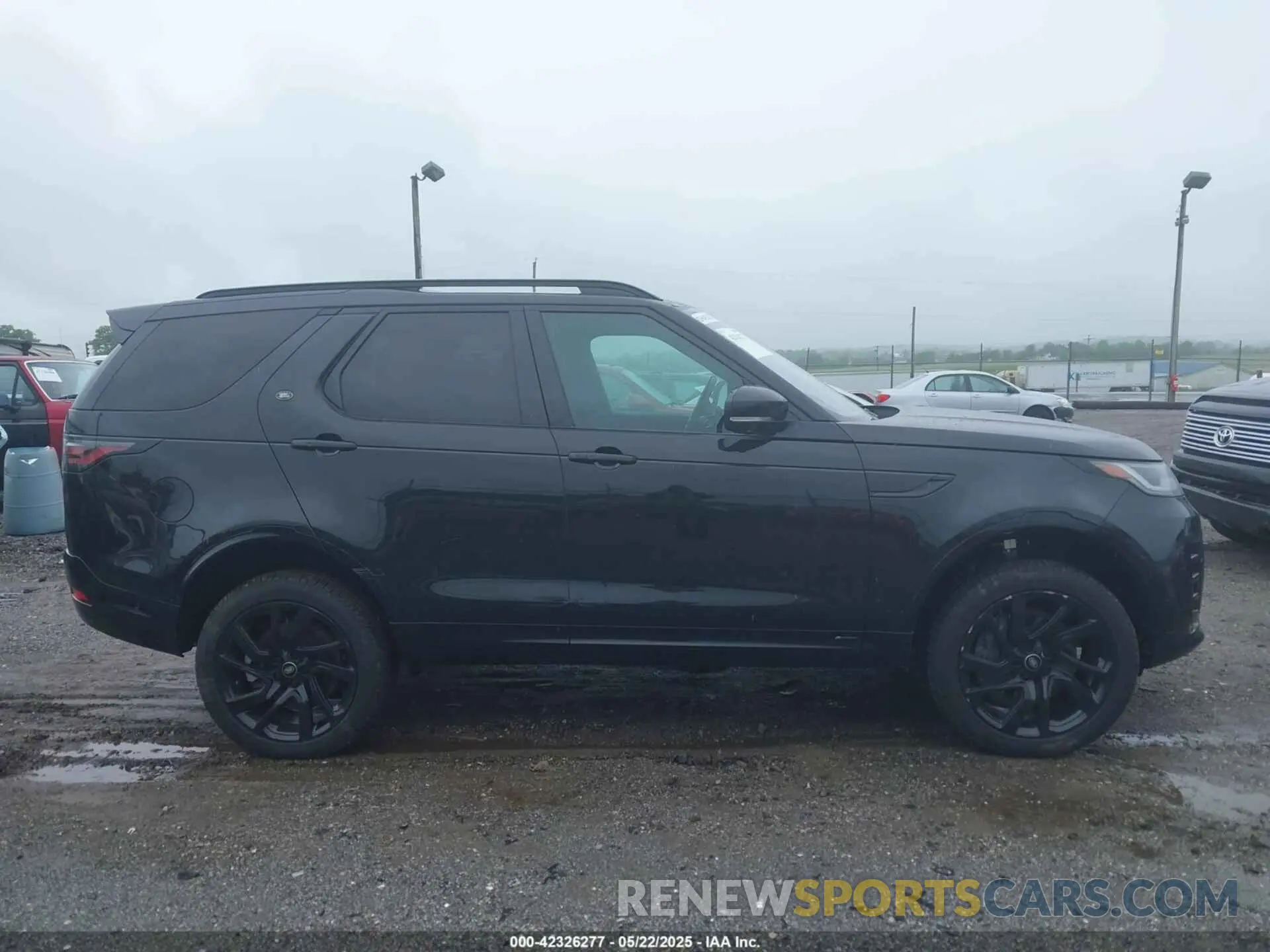 13 Photograph of a damaged car SALRM4RU5M2452392 LAND ROVER DISCOVERY 2021