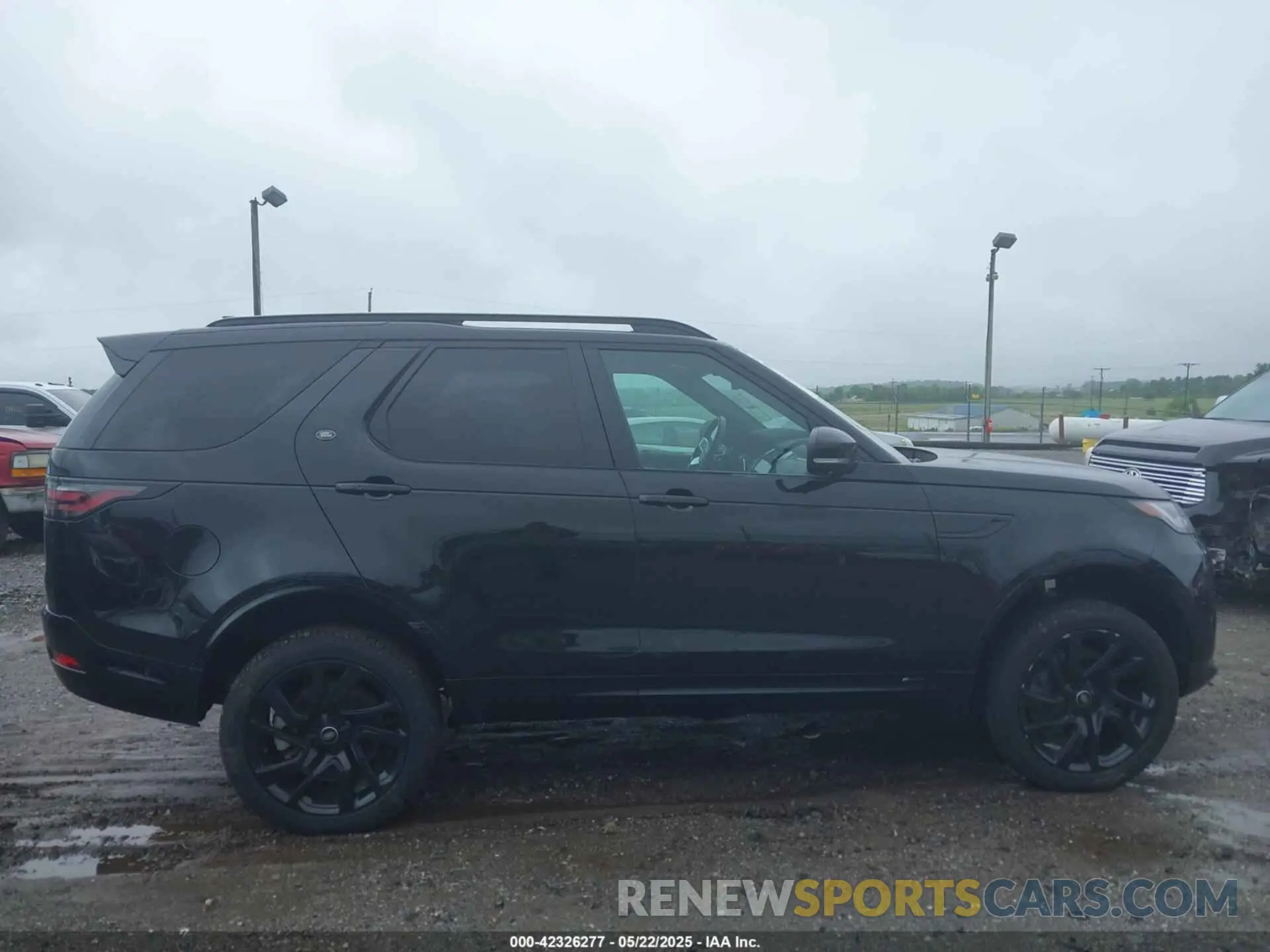 6 Photograph of a damaged car SALRM4RU5M2452392 LAND ROVER DISCOVERY 2021