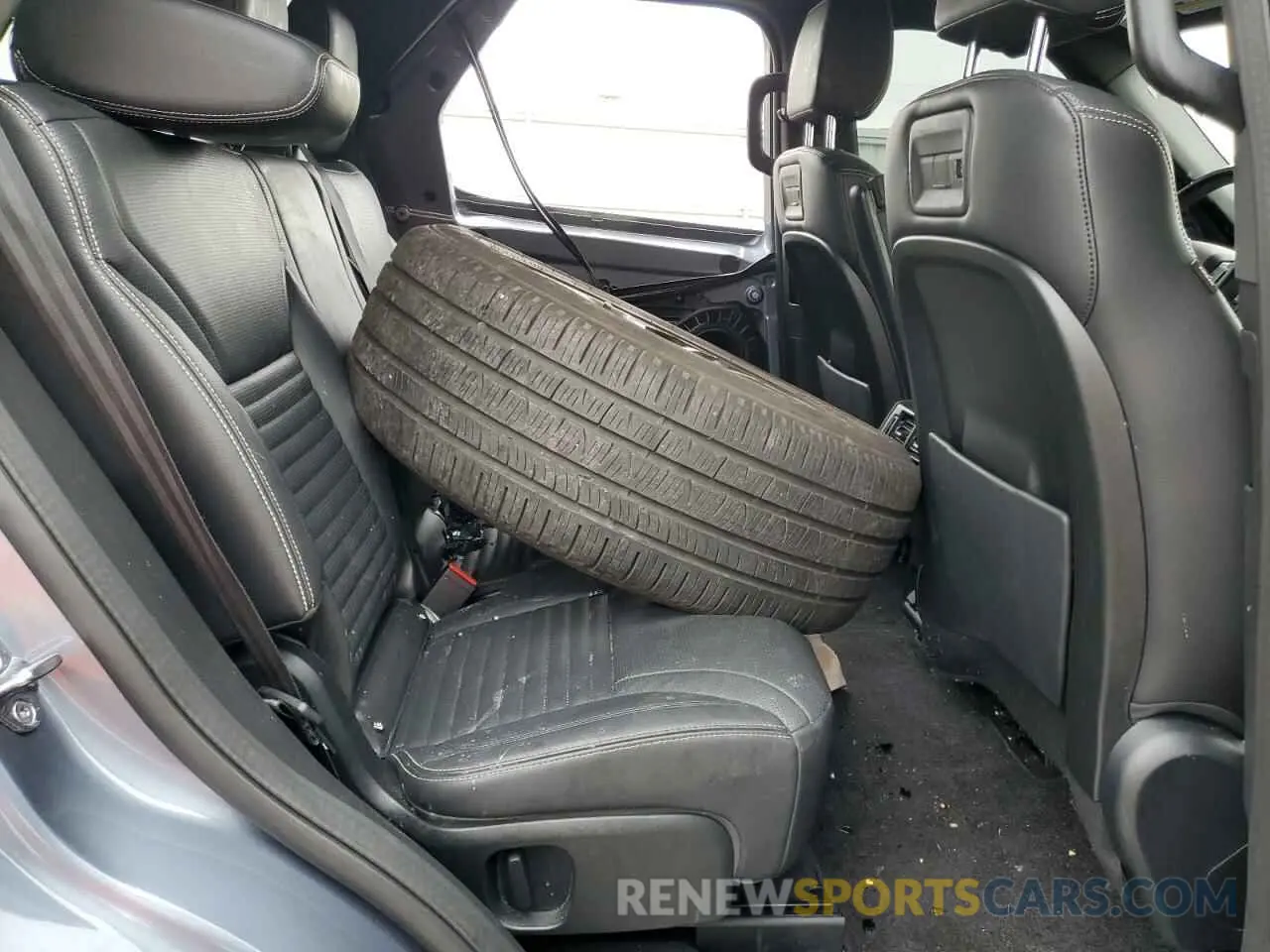 11 Photograph of a damaged car SALRT2RX8M2454672 LAND ROVER DISCOVERY 2021