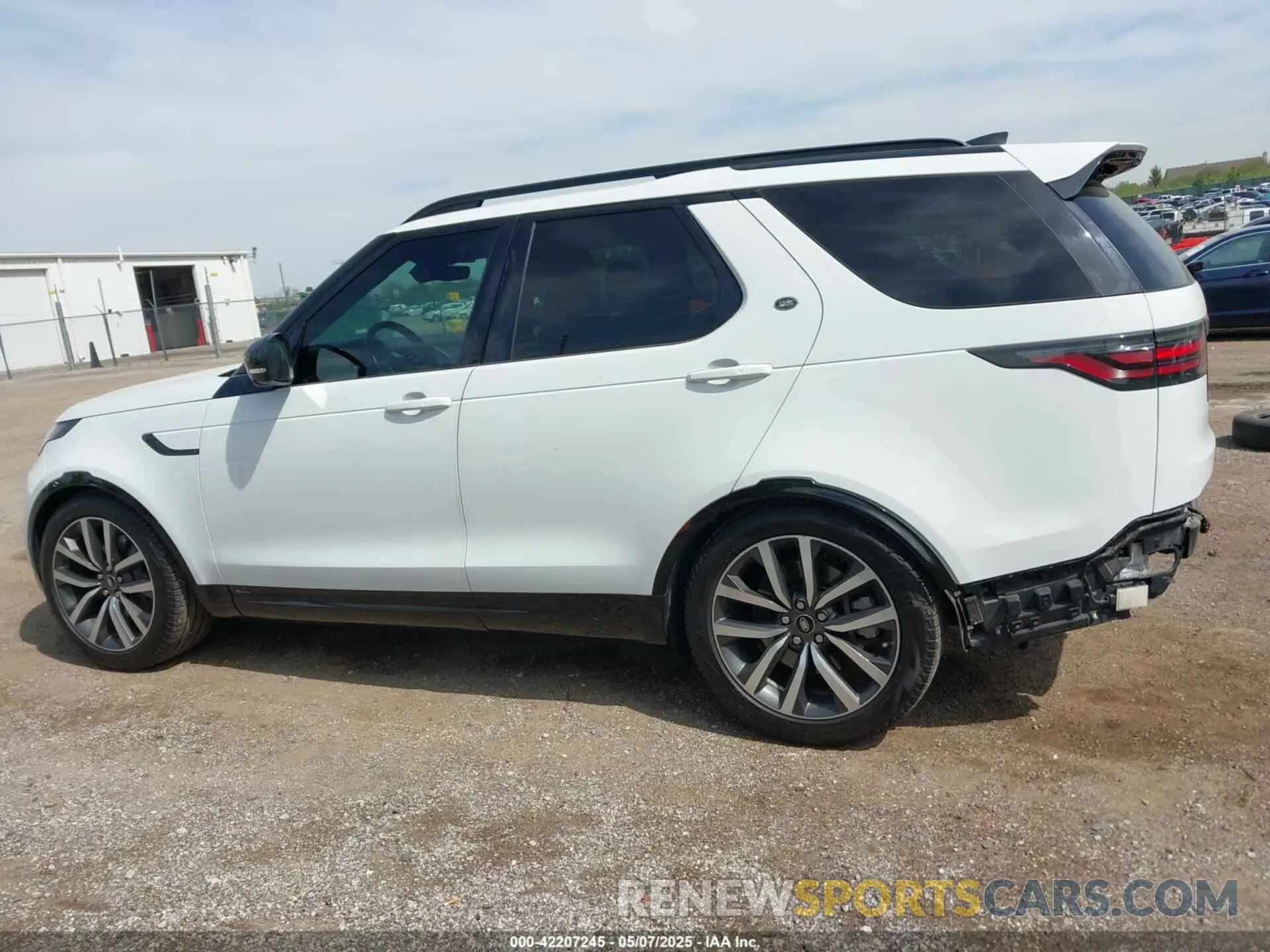 15 Photograph of a damaged car SALRT4RUXM2449829 LAND ROVER DISCOVERY 2021