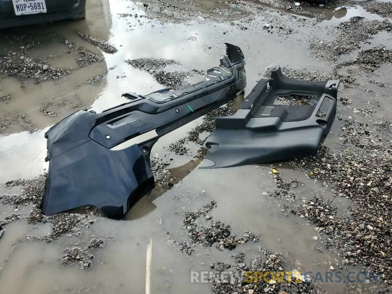 12 Photograph of a damaged car SALCL2FX2NH911145 LAND ROVER DISCOVERY 2022